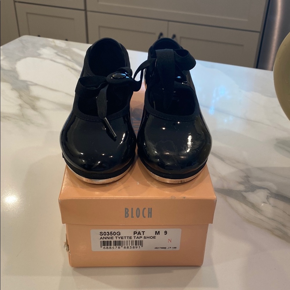 Bloch tap shoes, black, size 9M toddler